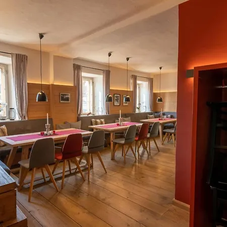 Alte Zollstation- Historical Building فندق 4*