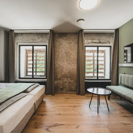 Hotel Alte Zollstation- Historical Building Pittenhart