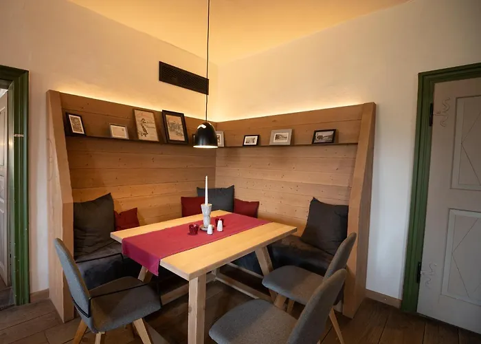 Alte Zollstation- Historical Building מלון 4*